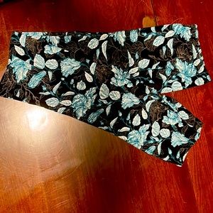 Teal and grey flowers leggings